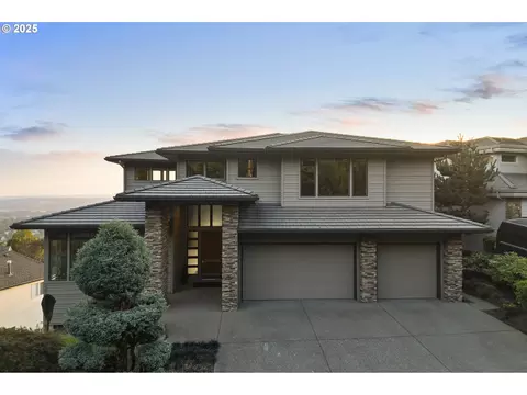 9201 NW Mckenna Dr, Portland, OR 97229