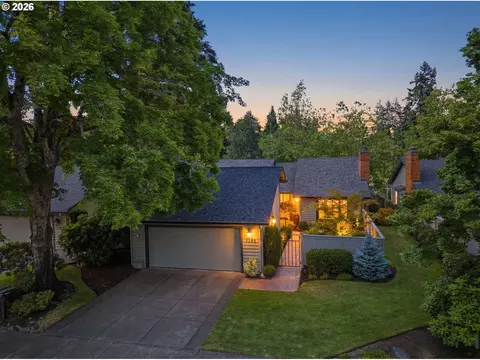 1151 Spyglass Dr, Eugene, OR 97401