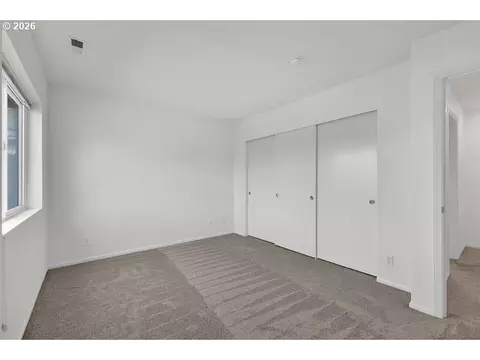 Bedroom - 1651 Hamlet Ln, Eugene, OR 97402 photo 3 of 6