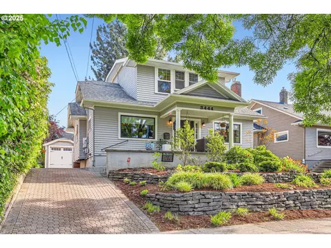 3444 NE Hassalo St, Portland, OR 97232