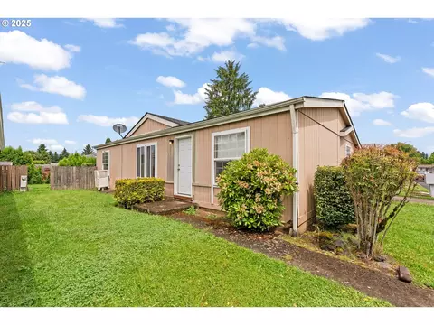 1111 SE 3rd Ave #32, Canby, OR 97013