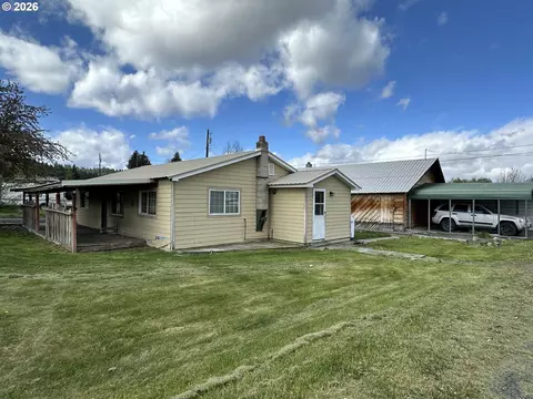 215 B Ave, Seneca, OR 97873