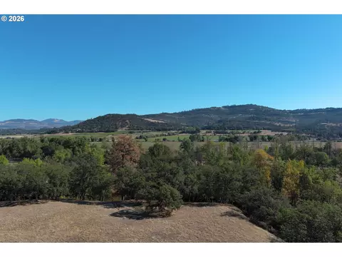 1631 E Antelope Rd, Eagle Point, OR 97524 photo 3