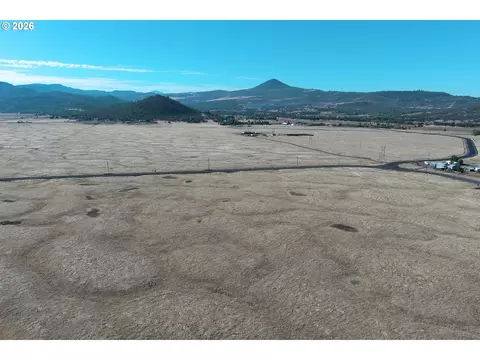 1631 E Antelope Rd, Eagle Point, OR 97524 photo 12