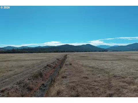1631 E Antelope Rd, Eagle Point, OR 97524 photo 6