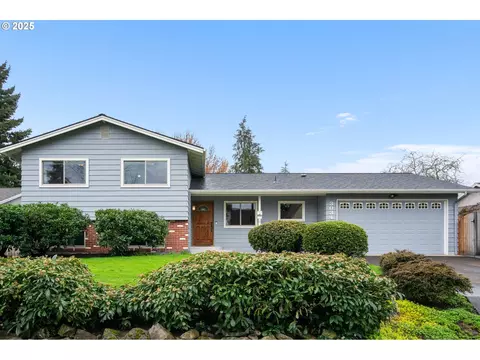 3034 SE Brian St, Hillsboro, OR 97123