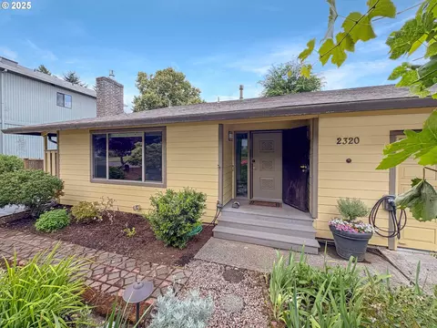 2320 SW Canby Ct, Portland, OR 97219