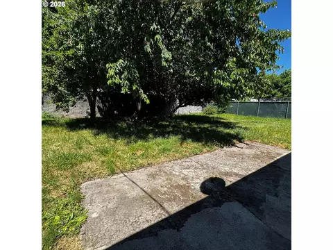 2688 Centennial Blvd, Springfield, OR 97477 photo 15