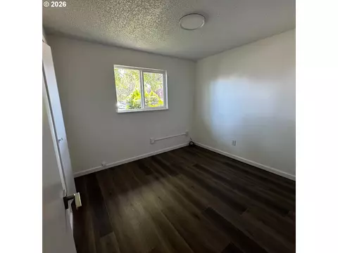2688 Centennial Blvd, Springfield, OR 97477 photo 12