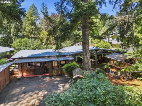 Exterior - 4630 W Hillside Dr, Eugene, OR 97405 photo 3 of 16