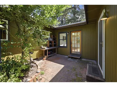 Exterior - 4630 W Hillside Dr, Eugene, OR 97405 photo 5 of 16