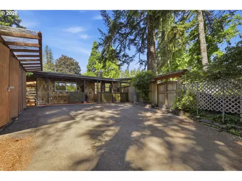 Exterior - 4630 W Hillside Dr, Eugene, OR 97405 photo 15 of 16