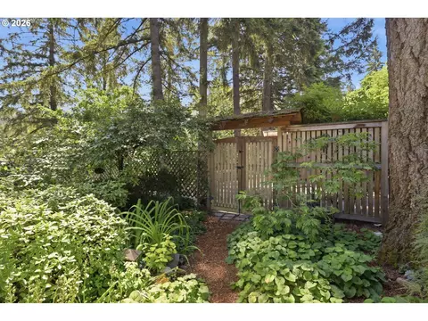Exterior - 4630 W Hillside Dr, Eugene, OR 97405 photo 6 of 16