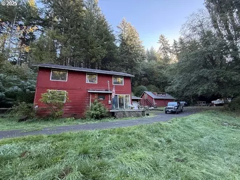 66818 Franson Rd, North Bend, OR 97459