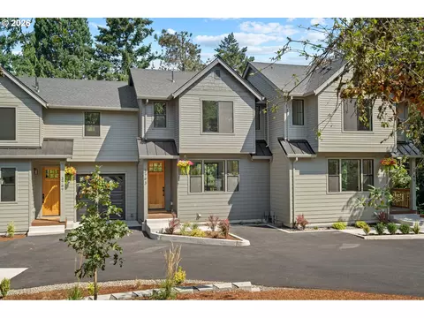 3793 SW Iowa St, Portland, OR 97221