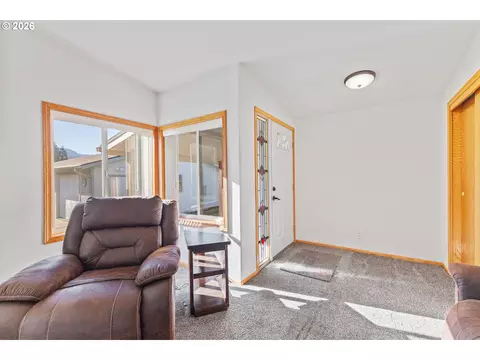 173 E Date St, Powers, OR 97466 photo 29