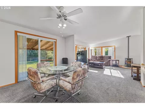 173 E Date St, Powers, OR 97466 photo 24