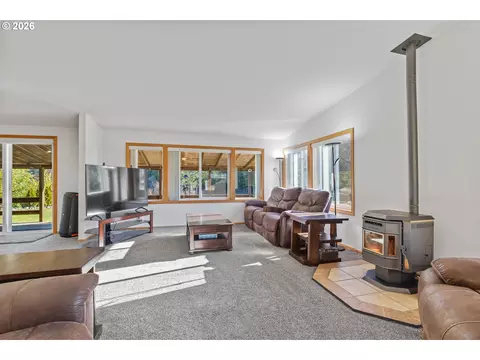 173 E Date St, Powers, OR 97466 photo 27