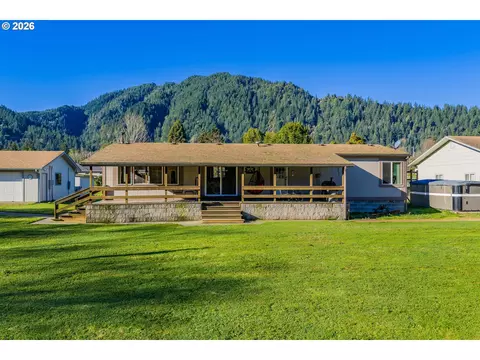173 E Date St, Powers, OR 97466 photo 6