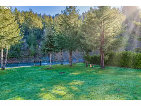 173 E Date St, Powers, OR 97466 photo 4