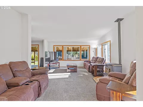 173 E Date St, Powers, OR 97466 photo 26