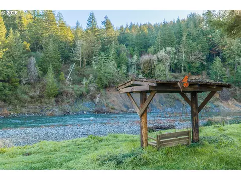 173 E Date St, Powers, OR 97466 photo 5