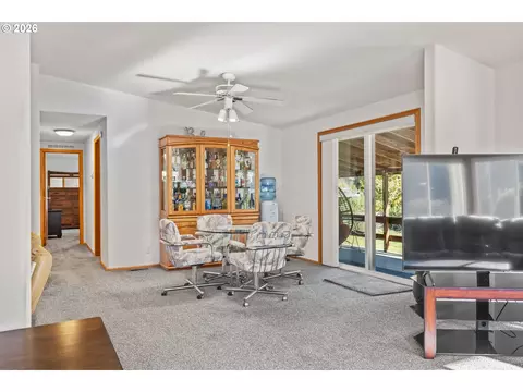 173 E Date St, Powers, OR 97466 photo 23