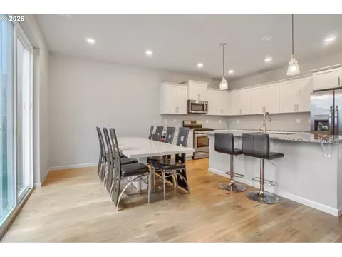 Dining - 6421 SE 22nd St, Gresham, OR 97080 photo 2 of 2