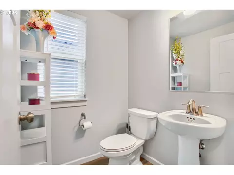 Bath - 6421 SE 22nd St, Gresham, OR 97080 photo 1 of 6