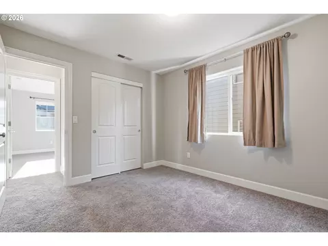 Bedroom - 19125 Dublin Ave, Sandy, OR 97055 photo 9 of 9