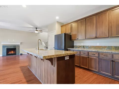 Kitchen - 19125 Dublin Ave, Sandy, OR 97055 photo 2 of 5