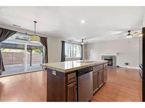 Kitchen - 19125 Dublin Ave, Sandy, OR 97055 photo 3 of 5