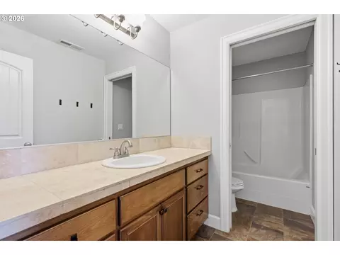 Bath - 19125 Dublin Ave, Sandy, OR 97055 photo 3 of 3