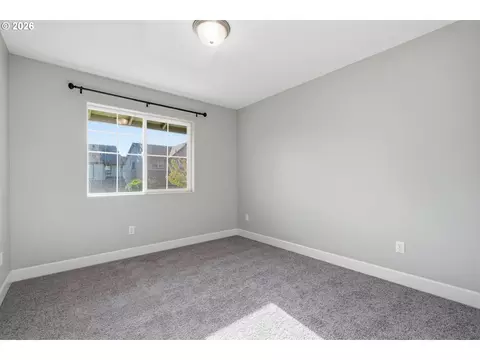 Bedroom - 19125 Dublin Ave, Sandy, OR 97055 photo 6 of 9