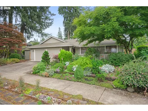 1814 Happy Ln, Eugene, OR 97401 photo 2