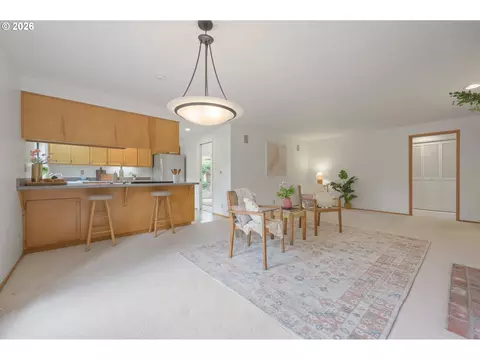 1814 Happy Ln, Eugene, OR 97401 photo 20
