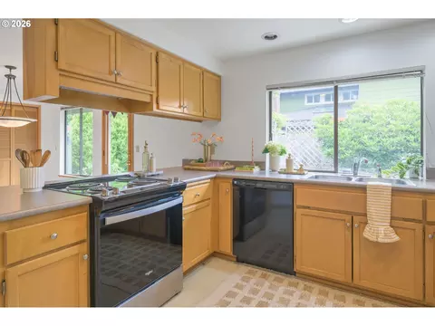 1814 Happy Ln, Eugene, OR 97401 photo 16