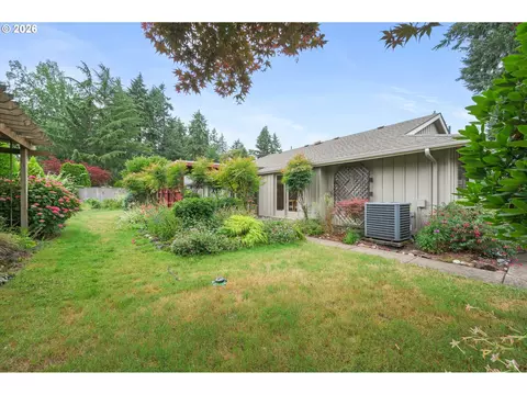 1814 Happy Ln, Eugene, OR 97401 photo 44