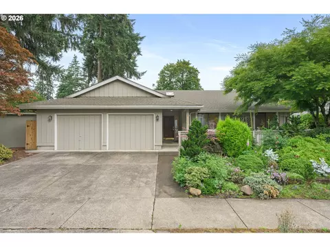 1814 Happy Ln, Eugene, OR 97401 photo 1