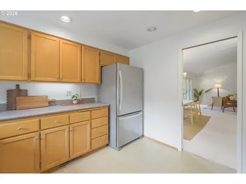 1814 Happy Ln, Eugene, OR 97401 photo 18