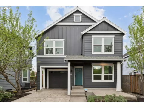 14825 NW Highcroft Ct, Portland, OR 97229