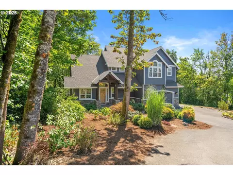 8780 NW Irving St, Portland, OR 97229