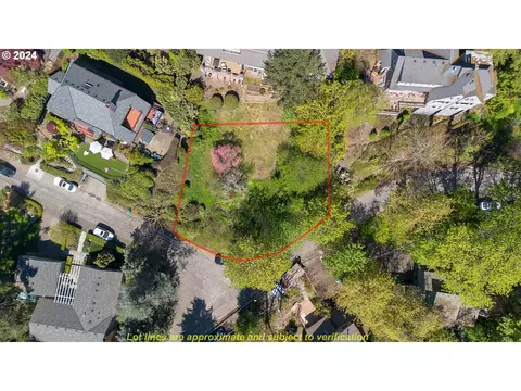 SW Westwood Ct, Portland, OR 97239