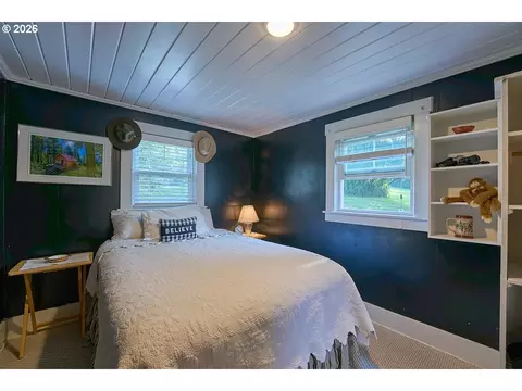 Bedroom - 609 E Grant St, Enterprise, OR 97828 photo 3 of 4