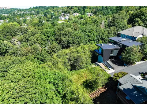 8049 NW Prominence Ct, Portland, OR 97229