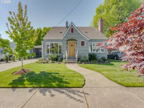 218 NW 7th St, Mcminnville, OR 97128