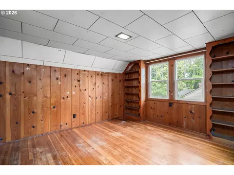 Bedroom - 725 Walnut Ave, Eugene, OR 97404 photo 6 of 9