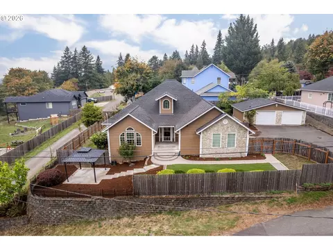 215 Paxton Rd, Kelso, WA 98626