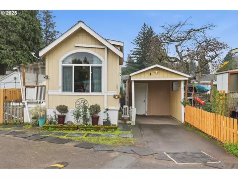 5990 SE King Rd #18, Milwaukie, OR 97222