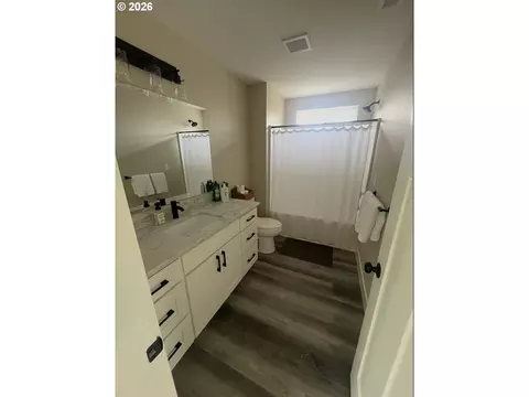 672 Parker Loop, Silverton, OR 97381 photo 11